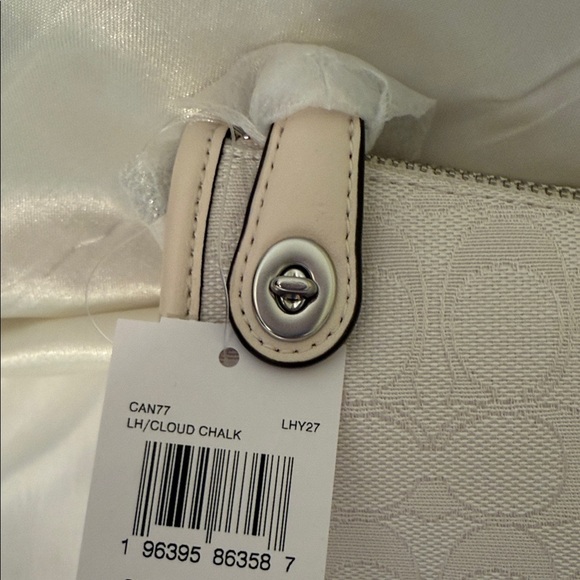 ⭐️ Coach NWT Chalk Swinger Bag 20 With Silver Chain In Signature Jacquard - Picture 9 of 10